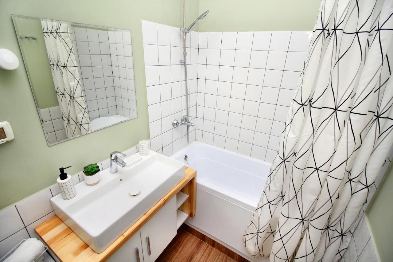 Perfect Spacious 356 Apartment Almaty